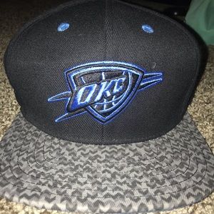 Black OKC Thunder SnapBack flatbrim hat
